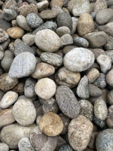 Валун цветной